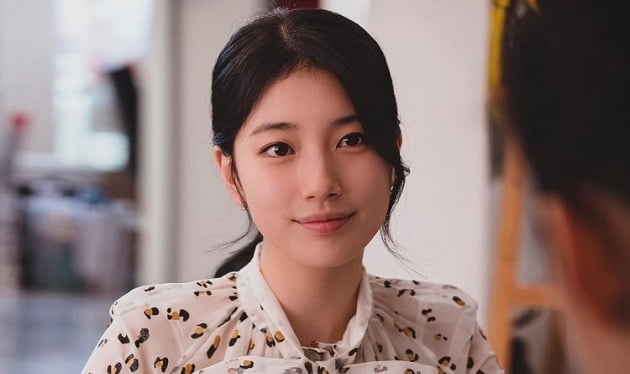 두 얼굴의 수지, '안나'와 굿바이…매주 금요일마다 볼 수 없는 미모[TEN★]