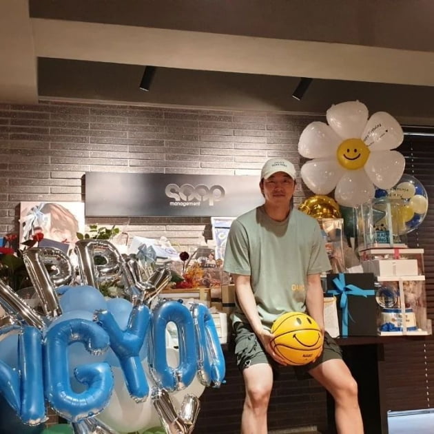 공유 /사진=공유 공식 인스타그램