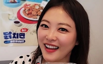 '김원효♥' 심진화, 백종원에게 받은 음식 들고 '환한 미소'[TEN★]