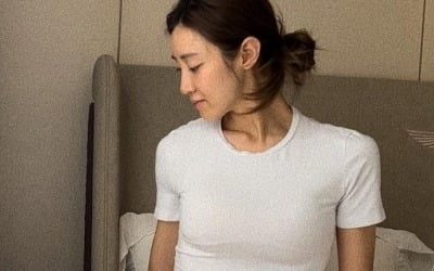 '임창정♥' 서하얀, 침대에서 드러낸 복근…광고 모델 되니 홍보도 적극적 [TEN★]