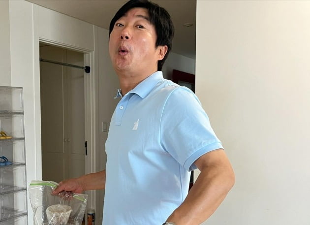 결혼 잘했네…이수근, '12살 연하♥' 아내표 도시락 들고 출근[TEN★]