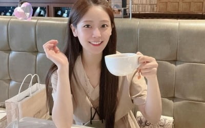 '둘째 임신 8개월' 소율, 도곡동서 브런치로 입호강 중 "수다+음식 '궁합 최고'" [TEN★]