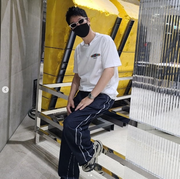 지석진, 석삼이형 힙합으로 오늘은 영 한데...나비 "오빠 젊어보여요"[TEN★]