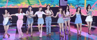 [TEN 포토] 프로미스나인 '서머 퀸~'