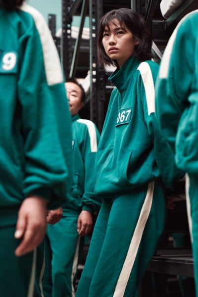 '한국 최초' 정호연, 데뷔작 '오징어 게임'으로 美 에미상 조연상 노미