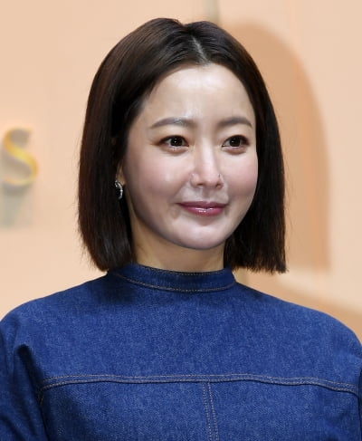 [TEN 포토] 김희선 '선 넘는 동안 미모'