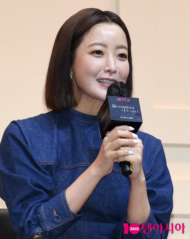 [종합] "재발견? 기분 나빴다"…'데뷔 30년' 김희선, 약 먹으면서 도전ing('블랙의 신부')