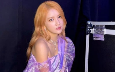 엑시, 보랏빛으로 물들었네…도도함이 넘쳐 흘러[TEN★]