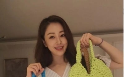 오나라, '천년줌'의 아우라…한밤중에도 빛나는 미모[TEN★]