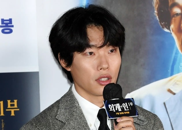 류준열 "홍콩 무협 영화 보고 액션 연기 준비, 기계 체조로 몸 쓰는 연습"('외계+인')