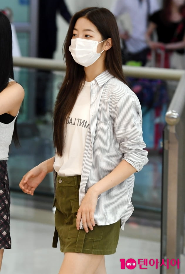 [TEN 포토] 르세라핌 카즈하 '공항을 밝히는 미모'