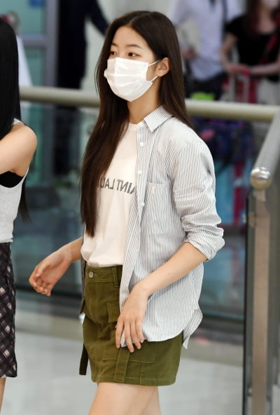 [TEN 포토] 르세라핌 카즈하 '공항을 밝히는 미모'
