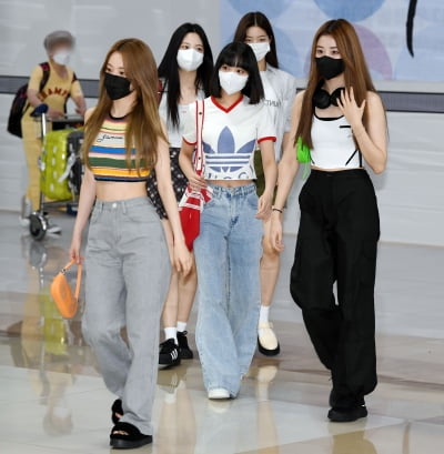 [TEN 포토] 르세라핌 '여친룩의 정석'