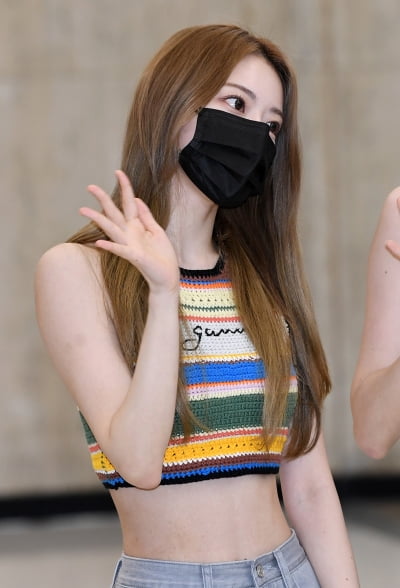 [TEN 포토] 르세라핌 사쿠라 '어느쪽으로 봐도 이쁨 한 가득'