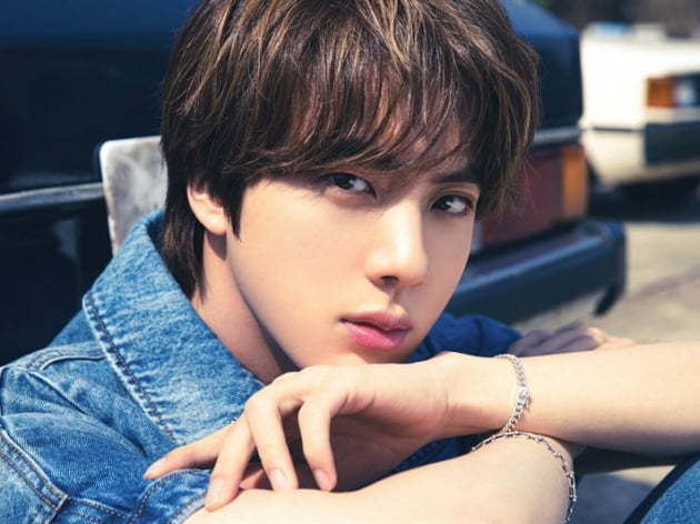 방탄소년단 진, 스포티파이 1억 4600만 돌파.. '엄브렐라 아카데미'루서 믹스 테잎에 등장