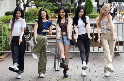 [TEN 포토] 있지 '상큼한 포인트 안무'