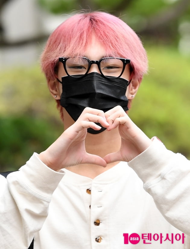 [TEN 포토] 엔하이픈 정원 '핑크빛 유혹'