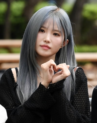 [TEN 포토] 프로미스나인 송하영 '반짝반짝'