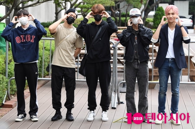 [TEN 포토] 로운과 인성 없는 SF9