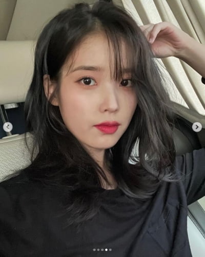 아이유, 인간 탄산음료 비주얼...청순 그 자체[TEN★]