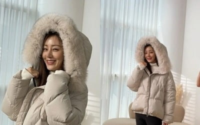 오나라, 한 여름에 털잠바…미소 잃지 않는 '프로 모먼트'[TEN★]