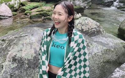 효정, 웃다가 뒤로 넘어가겠네…초딩 마냥 즐기는 물놀이[TEN★]