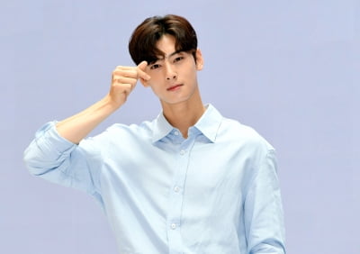 [TEN 포토] 차은우 '순정만화에서 그대로 나온 듯한 비주얼'