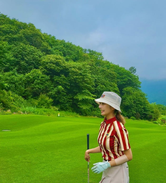 아야네, ♥이지훈과 골프장에서도 밀착 "행복했던 부부동반 라운딩"[TEN★]