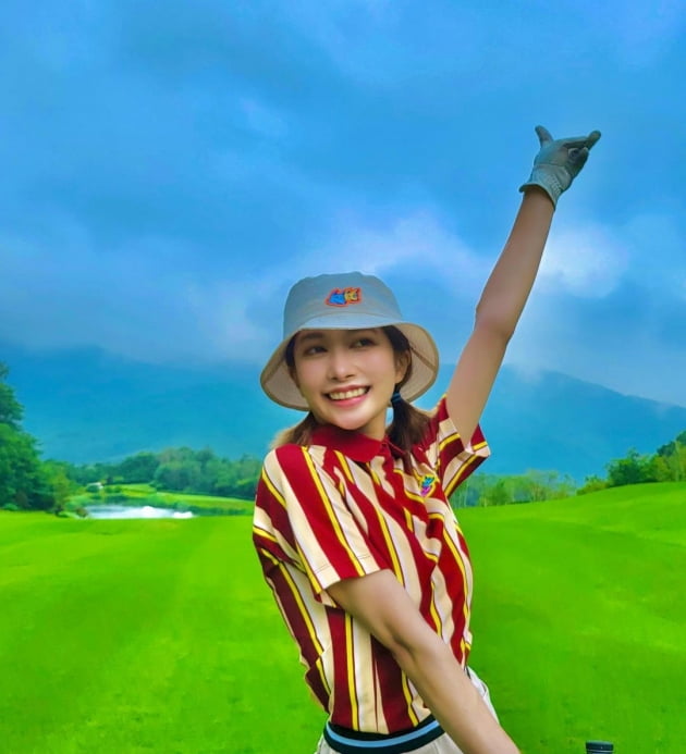 아야네, ♥이지훈과 골프장에서도 밀착 "행복했던 부부동반 라운딩"[TEN★]