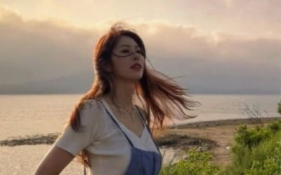 서동주, 강화도 석양 배경으로 한 컷…숨길 수 없는 볼륨감 몸매[TEN★]