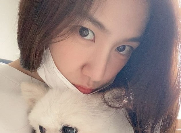 서지혜, 수수한 민낯에 화려한 이목구비…귀여움 극치 반려견 자랑[TEN★]