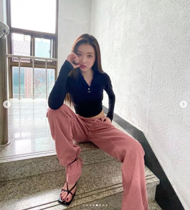 오마이걸 유아, 이 美친 비율이 159cm 라고...요정 이네[TEN★]