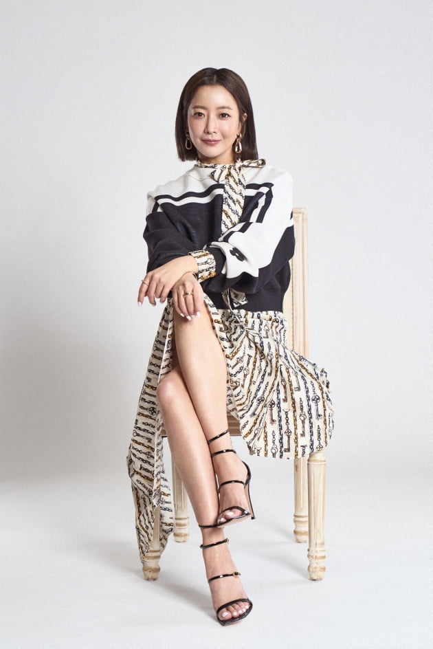 '블랙의 신부'에 출연한 배우 김희선. / 사진제공=넷플릭스