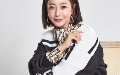 김희선 "16년 산 ♥남편, 이혼 상황이라면? 보내줄 것"('블랙의 신부')[인터뷰①]