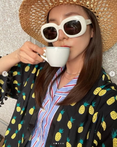 산다라박, 윌슨과 함께하는 홈캉스...바캉스룩 이쁘네[TEN★]