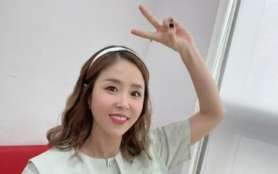 '42세' 신지, 동안 미모 과시…귀요美·러블리 매력 한가득[TNE★]