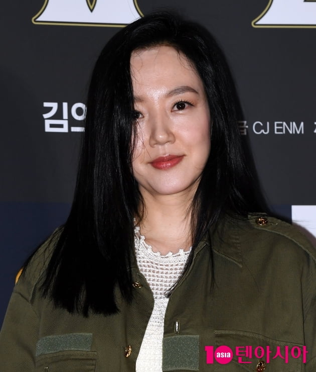 [TEN 포토] 임수정 '확 달라진 분위기'