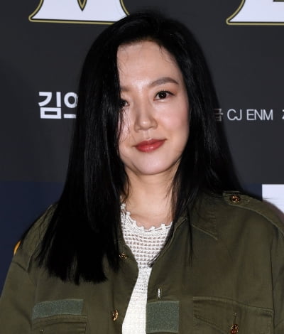 [TEN 포토] 임수정 '확 달라진 분위기'