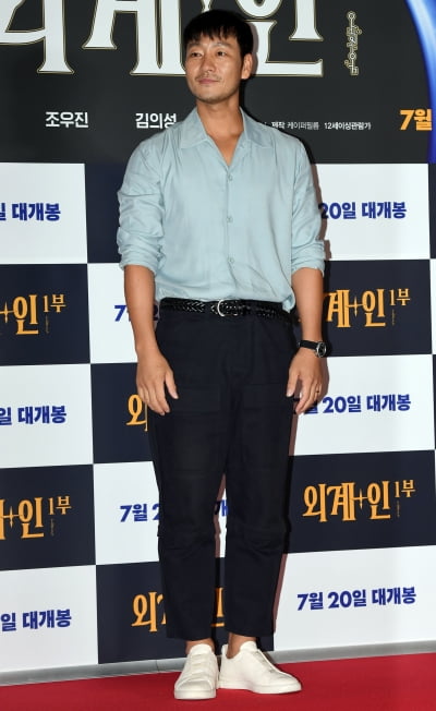 [TEN 포토] 박해수 '머리부터 발끝까지 센스가 가득~'