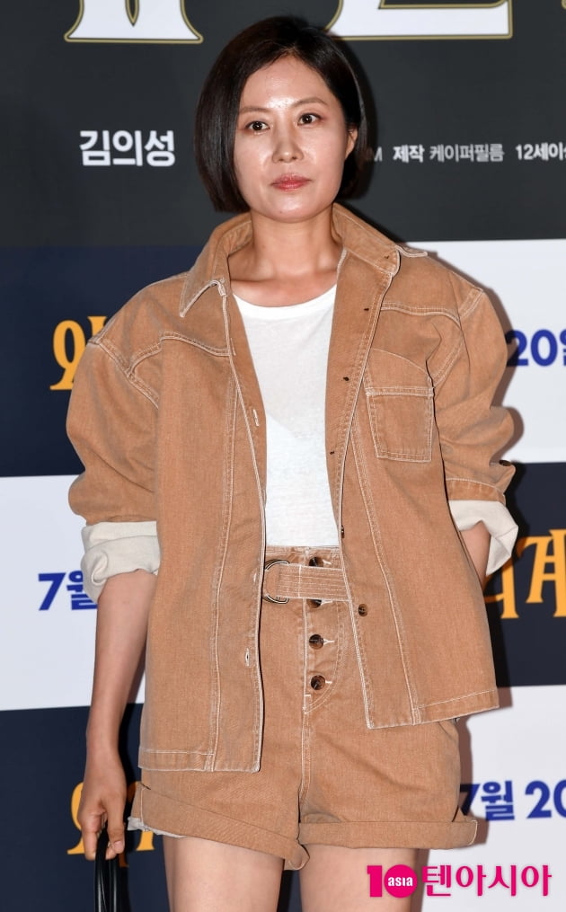 [TEN 포토] 문소리 '똑단발로 변신'