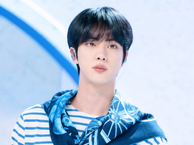 방탄소년단 진, 'Yours' 한국 OST 최초·최고, K팝 역대 3번째 600만 샤잠 돌파.. '은빛파워'