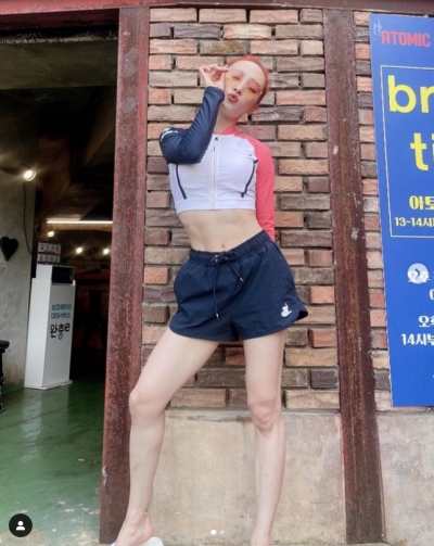 니콜, 컴백 앞두고 완벽한 몸매...섹시한 복근[TEN★]