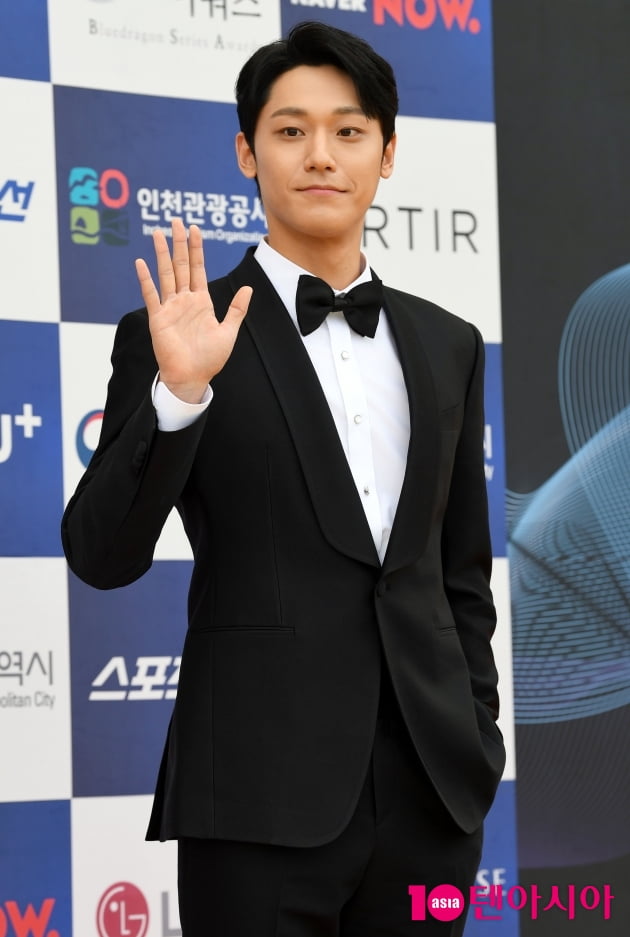 [TEN 포토] 이도현 '스윗한 인사'