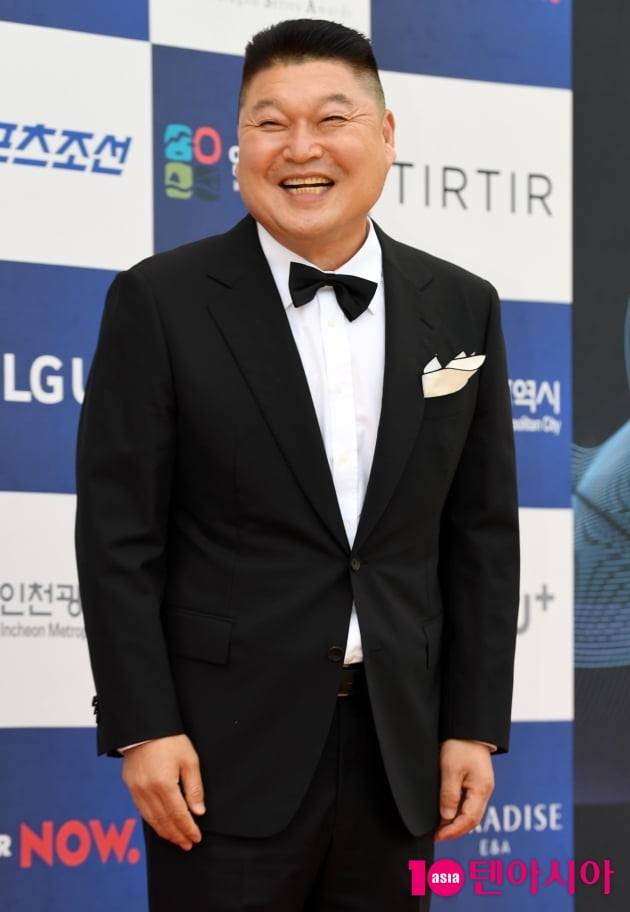 [TEN 포토] 강호동 '반가워요'
