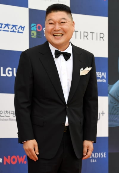 [TEN 포토] 강호동 '반가워요'