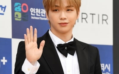 [TEN 포토] 강다니엘 '점점 진화하는 외모'
