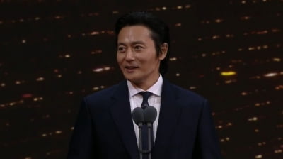 장동건, 청룡시리즈어워즈 깜짝 등장 "세계인들이 열광하는 'K'는 뿌듯함"