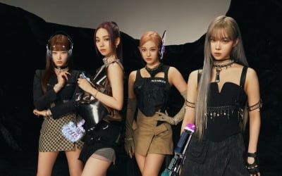 에스파, 두 번째 미니앨범 'Girls' 뜨거운 인기…美 빌보드 메인 차트 '빌보드 200'→'아티스트 100' 3위