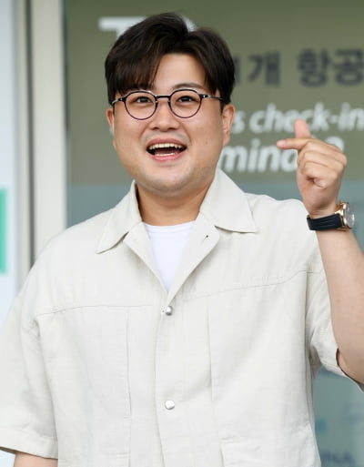 [TEN 포토] 김호중 '사랑스러운 하트'