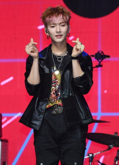 [TEN 포토] 엑스디너리 히어로즈 오드 '키보디스트'